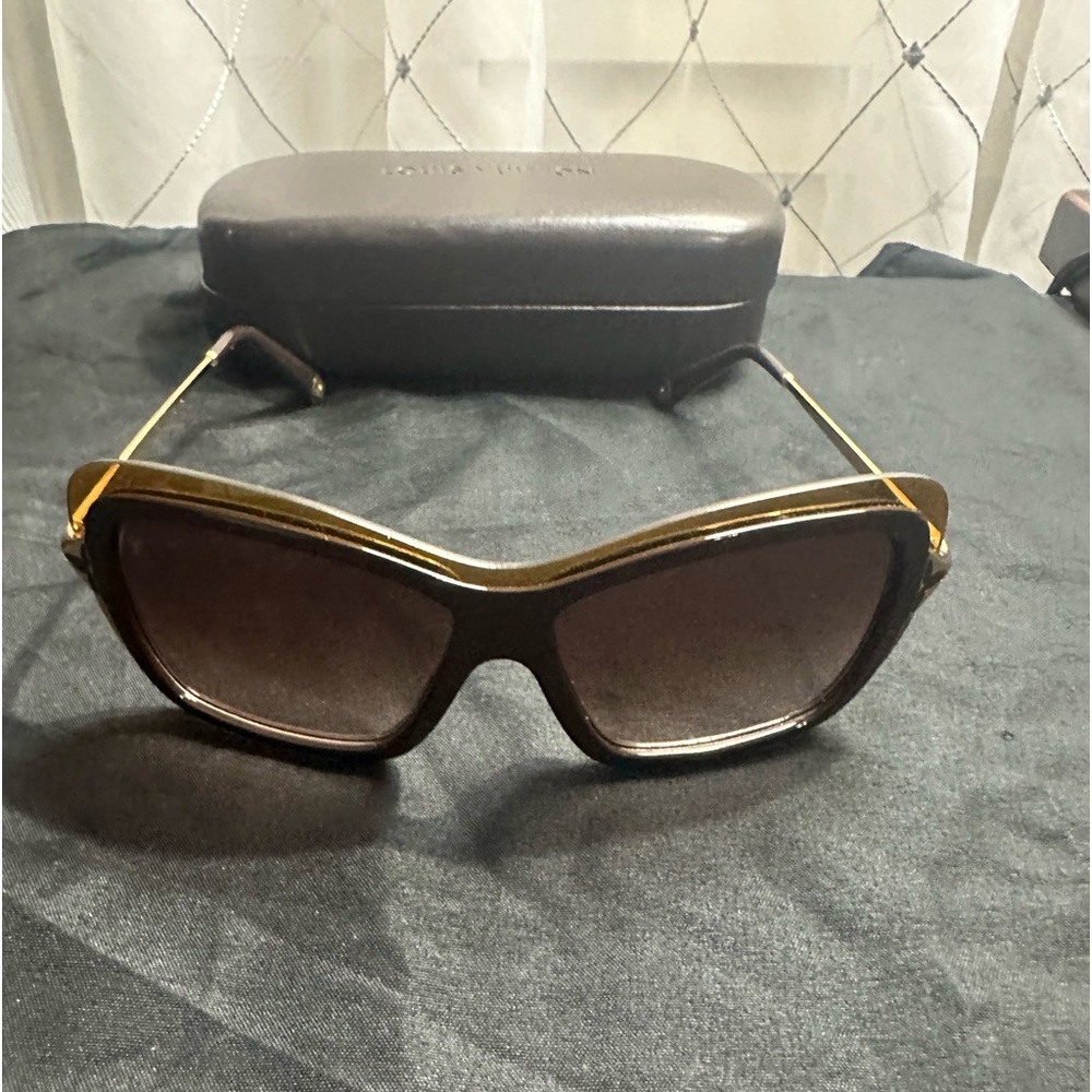 Louis Vuitton: Tortoise Brown Sunglasses #1010